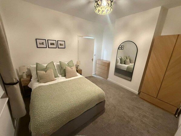 1 bedroom, iron/ironing board, WiFi, bed sheets