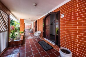 Exterior detail - Apartamento a 550 m da praia com Wi-Fi e Garagem (Praia Grande)