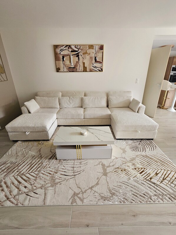 Televisor intel·ligent, videojocs i reproductor de DVD 