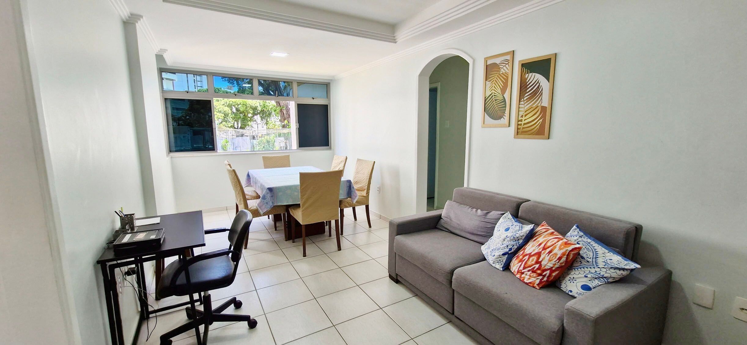 Basic Apartment | Living area