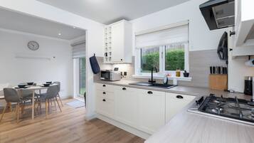 Microwave, oven, stovetop, dishwasher