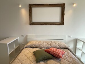 Strygejern/strygebræt, Wi-Fi, sengetøj