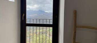 Apartment 2 minutes from the main square with mountain and valley views