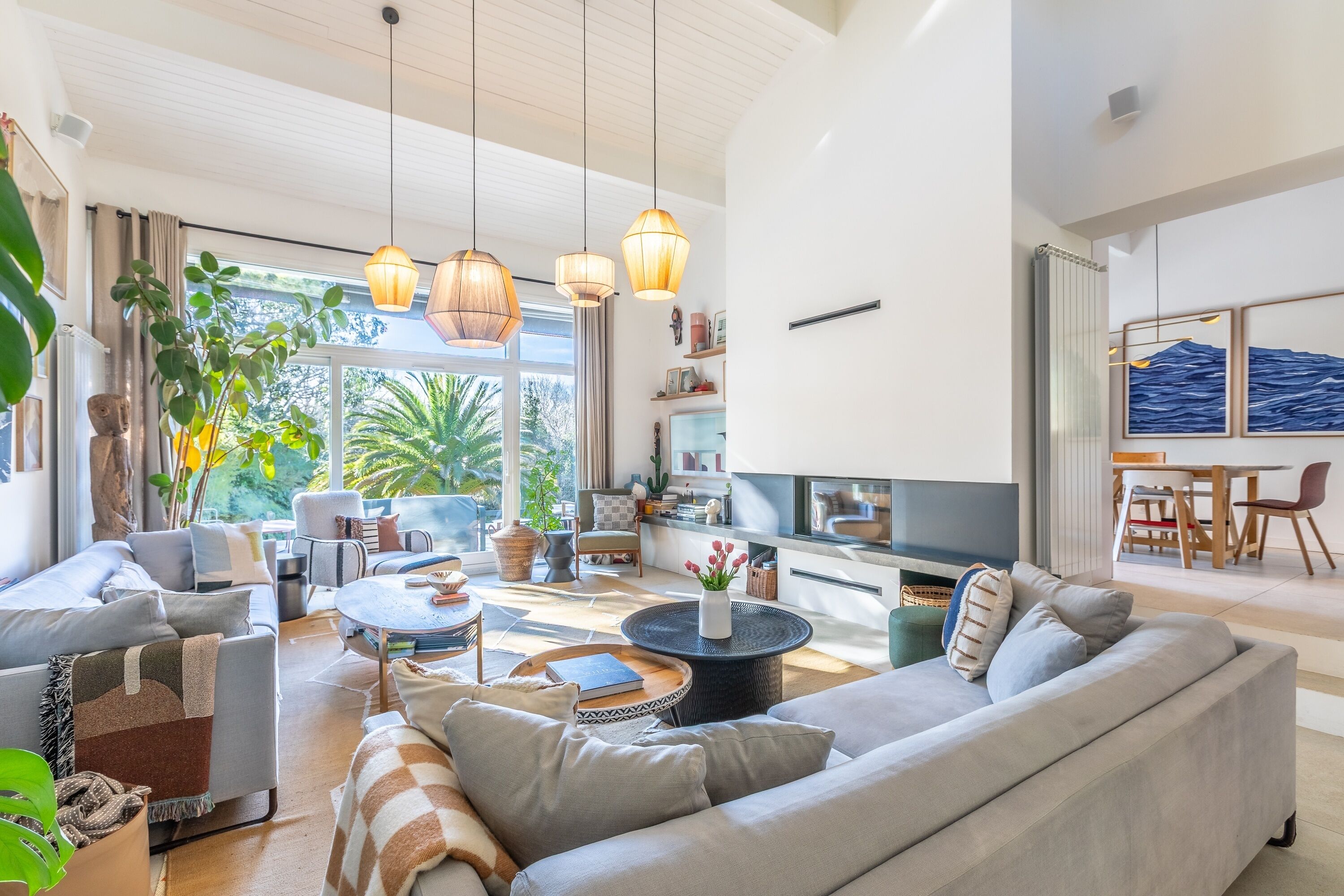 TV, fireplace, stereo