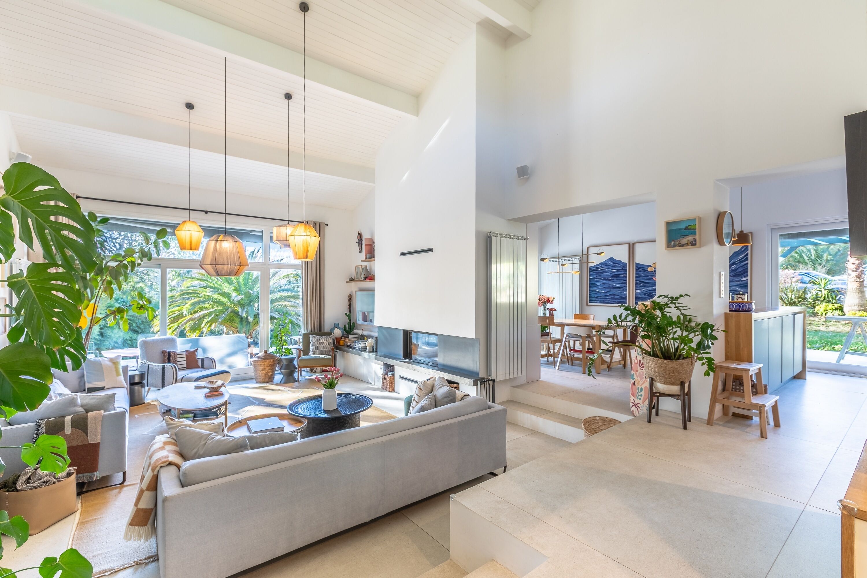 TV, fireplace, stereo