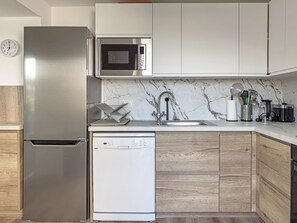 Fridge, microwave, oven, dishwasher - La Maison du Cap - A 5 min du port (Erquy)