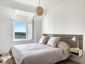 4 soverom, strykejern/-brett, wi-fi (inkludert) og sengetøy