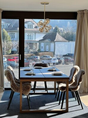 Dining - Modern Jungfrau View Apartment with BBQ and AC at Interlaken West Station (Interlaken)