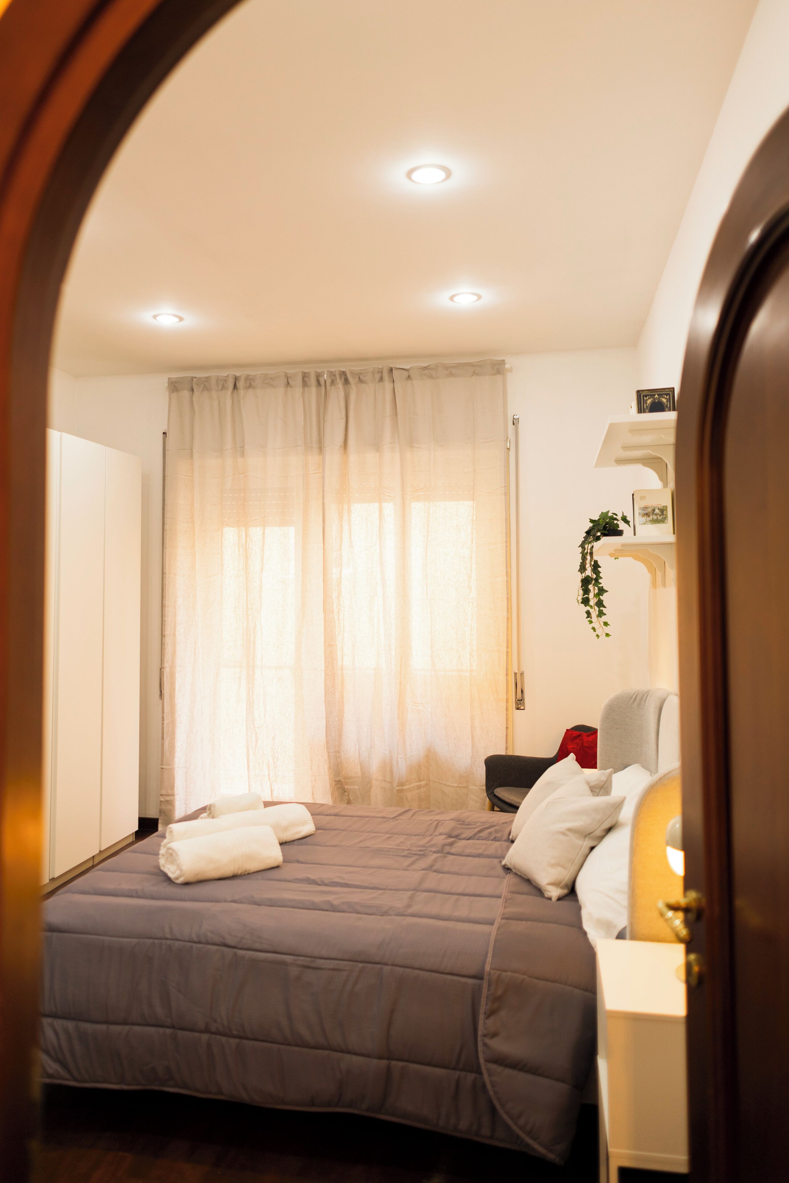 3 bedrooms, in-room safe, desk, iron/ironing board