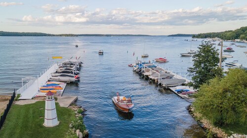 Lake Geneva Lake Life steps from Lake! 3+BR House in Fontana, WI
