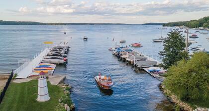 Lake Geneva Lake Life steps from Lake! 3+BR House in Fontana, WI