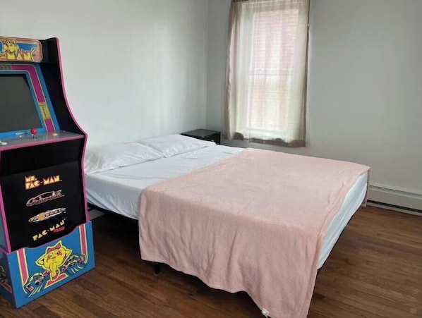 WiFi, bed sheets