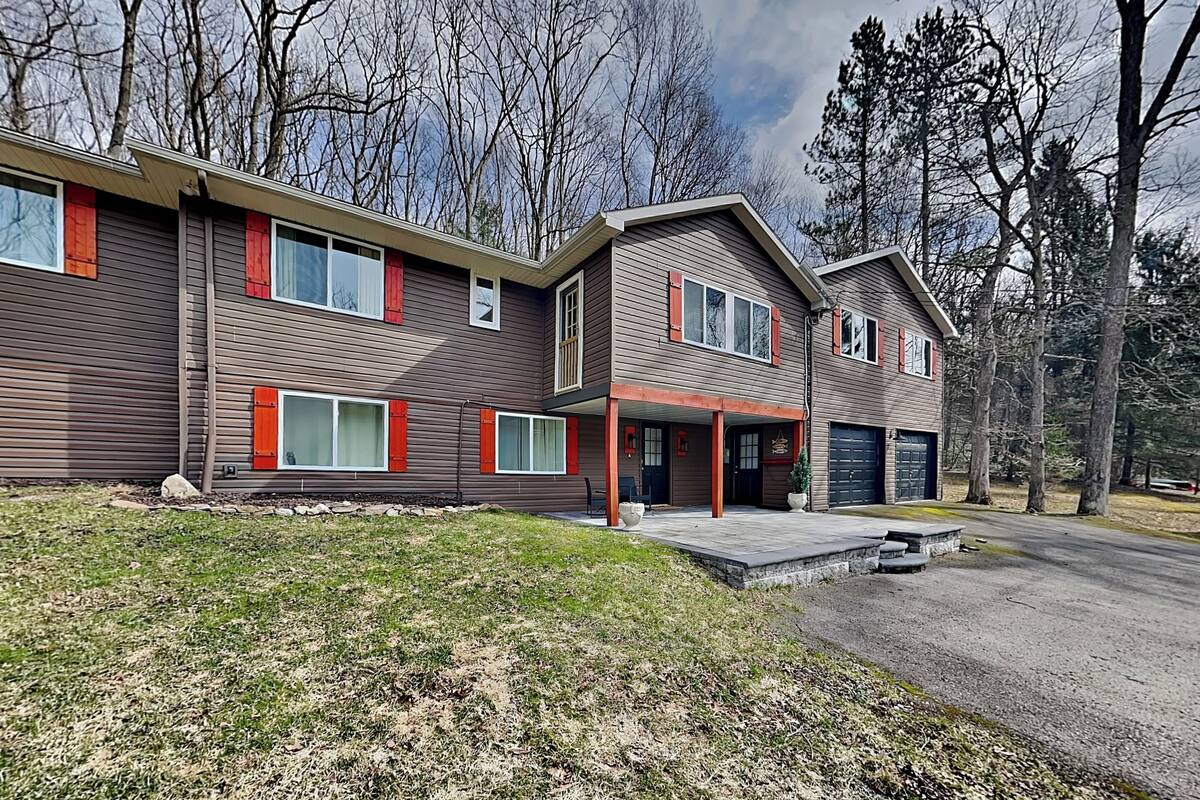 House (5 Bedrooms) | Front of property