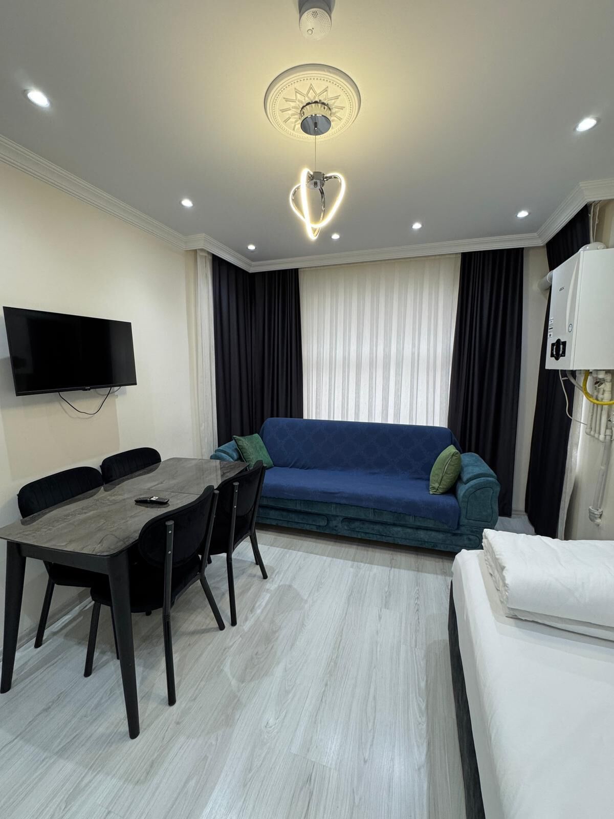 Apartment | Blackout drapes, soundproofing, iron/ironing board, free WiFi