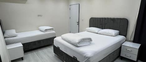 Apartment | Blackout drapes, soundproofing, iron/ironing board, free WiFi