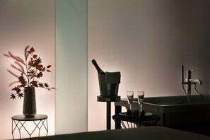 Miscellaneous - Lady Rose Privilege Suite (Naples)