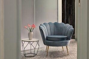 Interior - Lady Rose Privilege Suite (Naples)