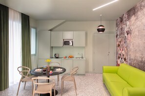 Interior - Lady Rose Privilege Suite (Naples)
