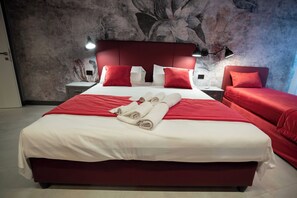 2 bedrooms, free WiFi, bed sheets - Red Diamond - One Bedroom Apartment, Sleeps 5 (Naples)