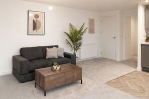 Living area - Near Stadium - Free Parking - Sleeps 4 (Liverpool)