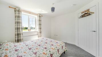 1 bedroom, iron/ironing board, bed sheets