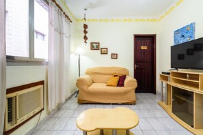 Apartment | 1 bedroom - Apartamento a 550 m da Praia com Wi-fi e Garagem (Praia Grande)