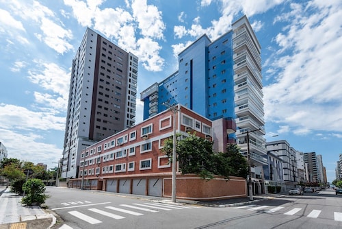 Apartamento a 550 m da Praia com Wi-fi e Garagem