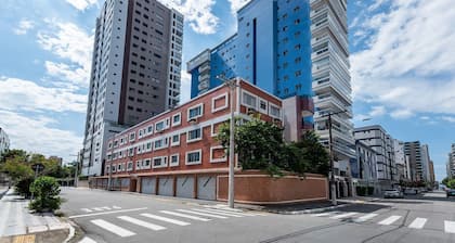 Apartamento a 550 m da Praia com Wi-fi e Garagem