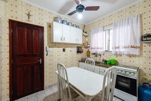 1 bedroom - Apartamento a 550 m da Praia com Wi-fi e Garagem (Praia Grande)