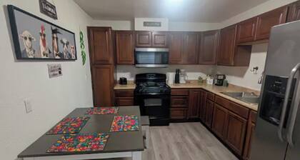 3-bedroom house in adorable Tucson with cool AC comfort-Casa la charrita