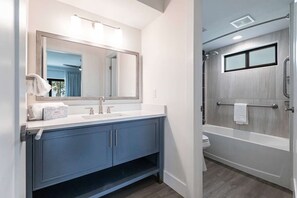 Shower, hair dryer, towels, soap - 2-bedroom Second Floor condo with Ocean views at Sanibel Beach Club 1 (Sanibel)