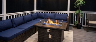 Modern Stay Hottub and Pool