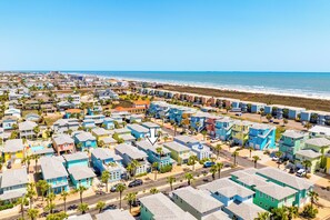 Front of property - 2525 S. 11th ST - New Wave Rentals (Port Aransas)