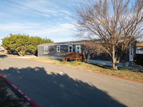 Joy Drive In Movie & RV Resort - 2995 Barr Ln - Relaxing 3BR/2BA Getaway