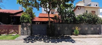 Cozy house 150m from Praia Grande beach on the coast of Santa Catarina.