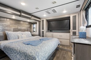 2 bedrooms - Joy Drive In Movie & RV Resort - Montana - Joy Drive In Movie & RV Resort - Montana (Copperas Cove)