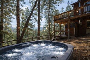 Outdoor spa tub - Sauna, Hot Tub, Epic Game Room, Fire Pits | Bailey Mountain Retreat (Bailey)