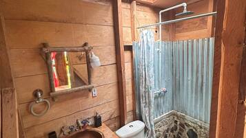 Dusche, HandtĂŒcher, Toilettenpapier