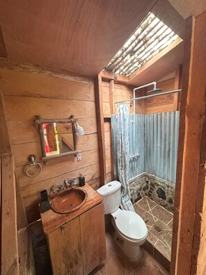 Dusche, Handtücher, Toilettenpapier