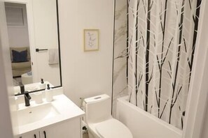 Bidet - Executive Basement suite, Cozy & Fully Equipped. (Edmonton)
