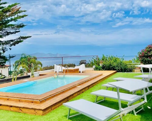 Villa Panorama del Golfo with pool and BBQ