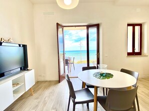 Dining - Riva Marina, on the beach (ALCAMO)