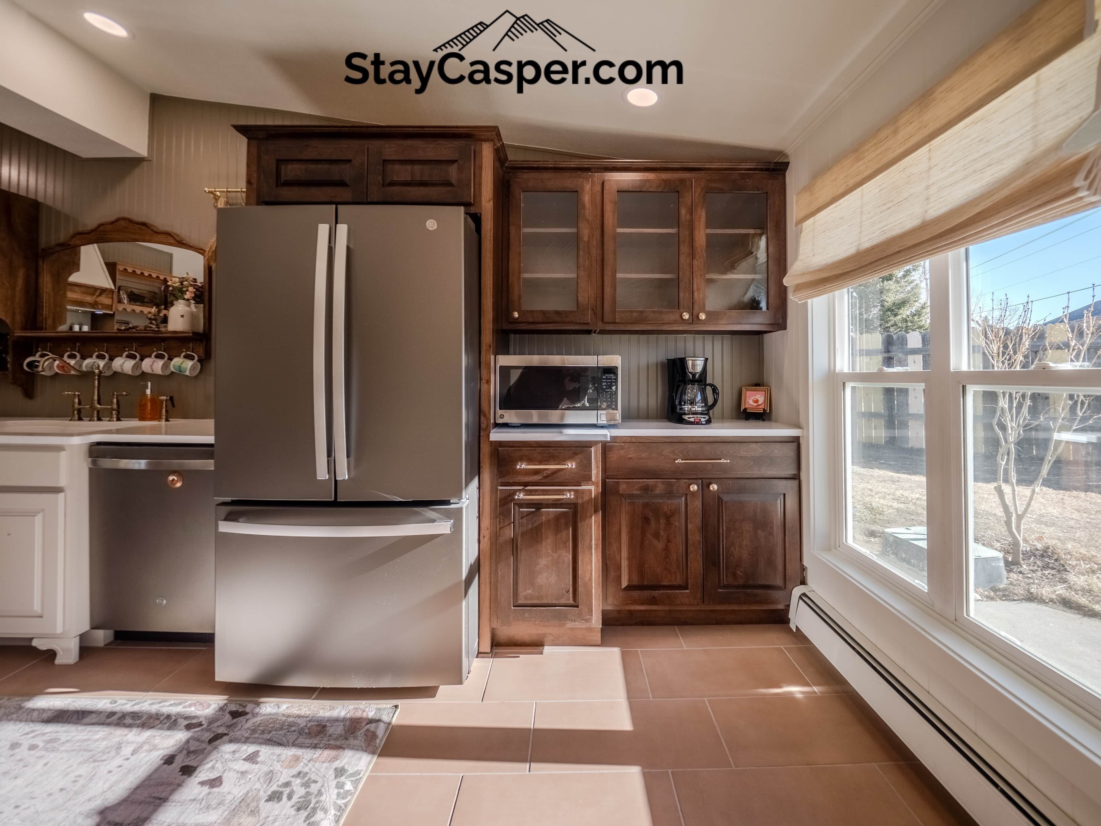 Geladeira, micro-ondas, fogão, cooktop