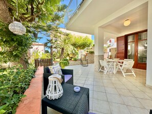 Outdoor dining - Villa For Sun, Sea and Relax, 200 meters from the beach (ALCAMO)