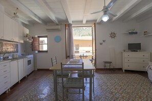 Dining - Maria's house, a few meters from the marina (CASTELLAMMARE DEL GOLFO)