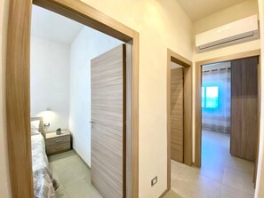 4 bedrooms, iron/ironing board, WiFi, bed sheets - Villa dei Gerani, 500 mt from the sea. (ALCAMO)
