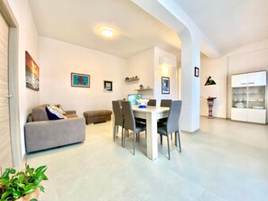 TV - Villa dei Gerani, 500 mt from the sea. (ALCAMO)