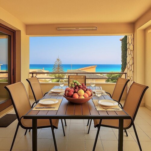 Tirrénika Apartment, 100 meters from the sea