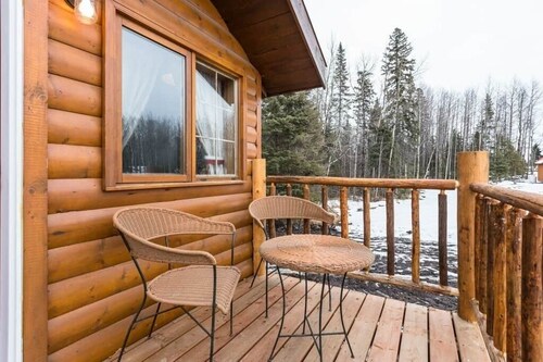 The Mustang Cabin - Bear Creek Cabins