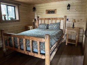 WiFi, bed sheets - The Cowboy cabin - Bear Creek Cabins (County Of Wetaskiwin No. 10)